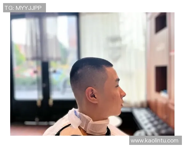 足球明星美式圆寸发型的魅力与风格解析 足球明星美式圆寸发型的魅力与风格解析