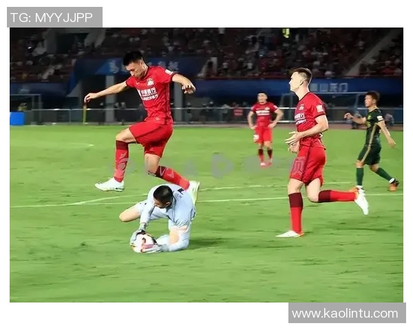 足球明星掀桌子事件揭秘背后的故事与真相分析